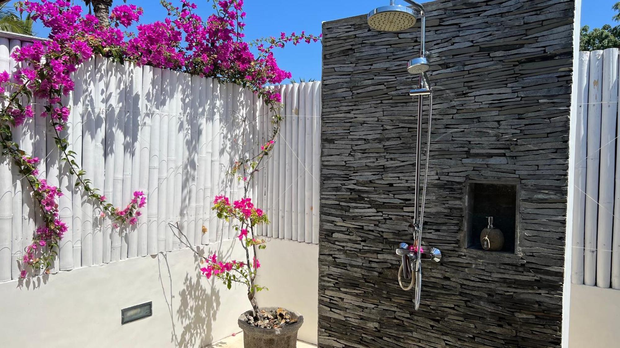 Villa Luna Sunset Beach Gili Trawangan Exterior foto