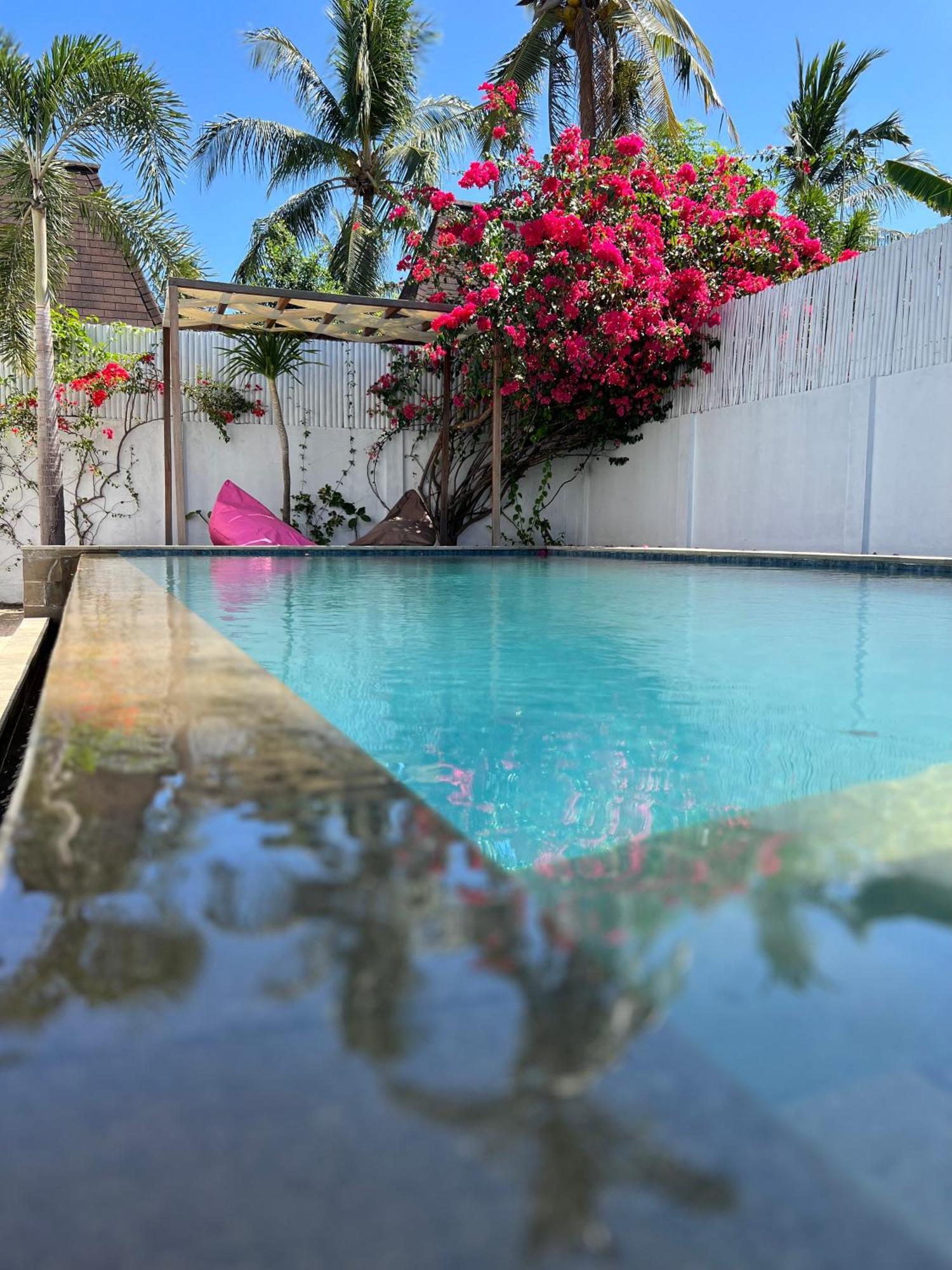 Villa Luna Sunset Beach Gili Trawangan Exterior foto